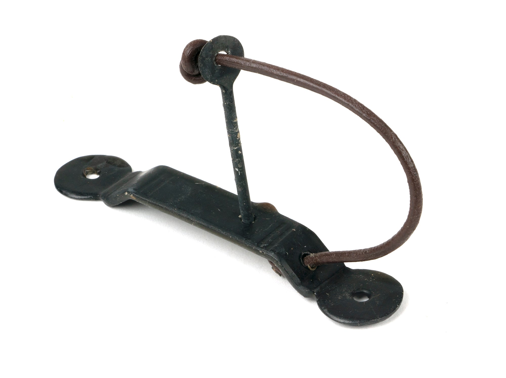 External Beeswax Locking Penny End Screw on Staple