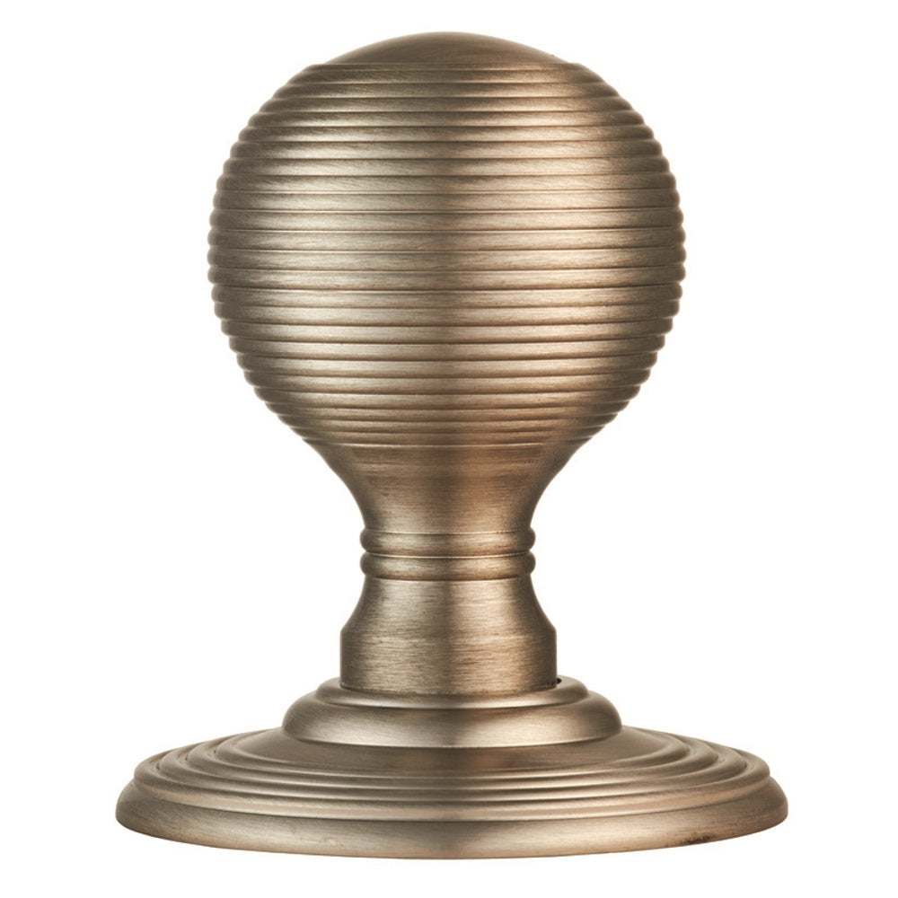 Delamain Reeded Knob