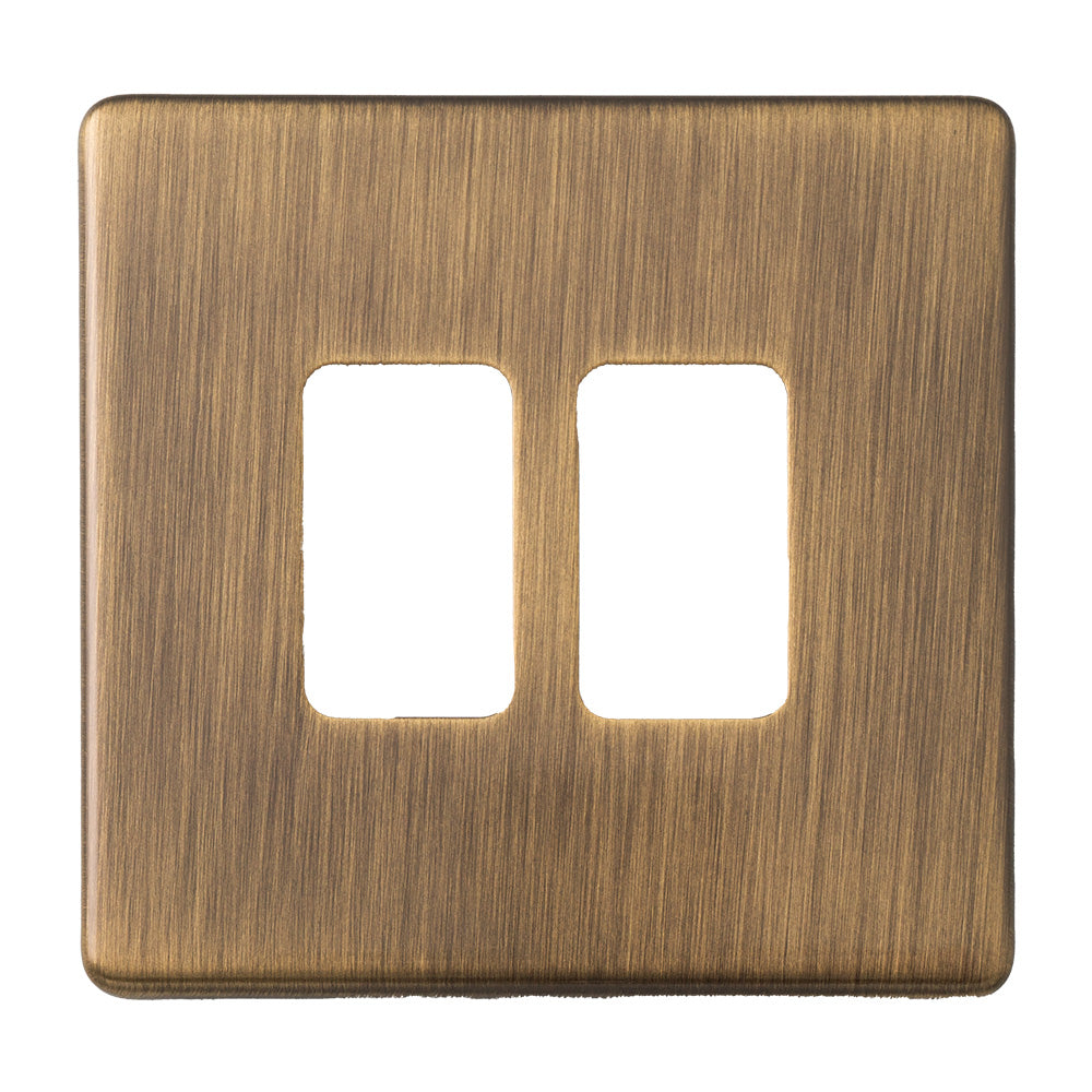 Skip to the beginning of the images gallery Concealed 3mm 1 - 12 Gang Grid Plates