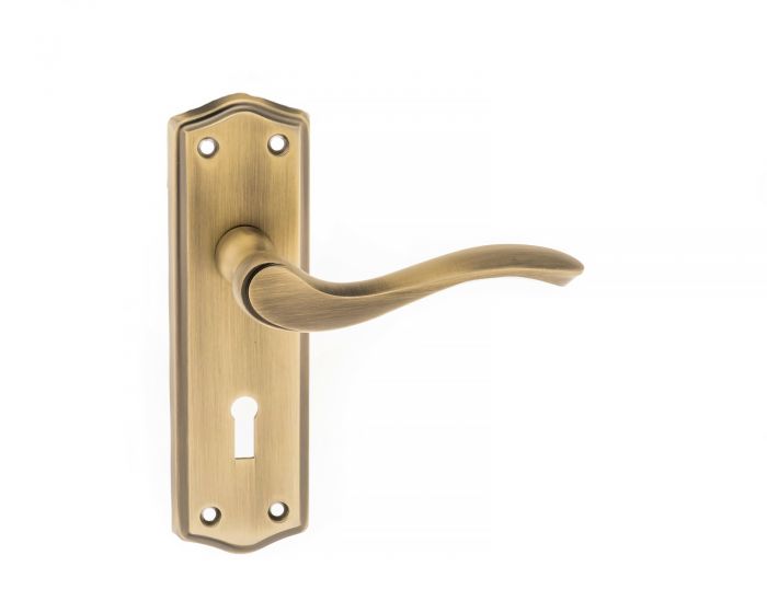 Atlantic Warwick Old English Door Handles On Backplate, Antique Brass – Oe178ab (sold In Pairs)
